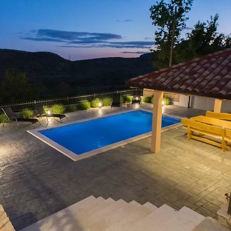 Villa Maria Klis